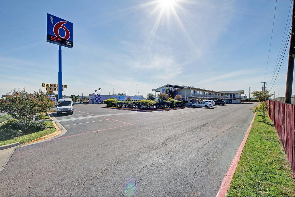 Motel 6-Laredo, Tx - South Eksteriør bilde